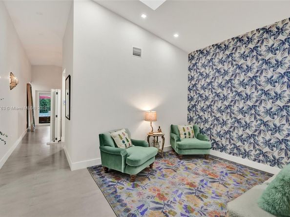 910 SW 23rd Rd, Miami FL 33129