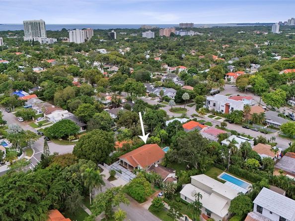 910 SW 23rd Rd, Miami FL 33129