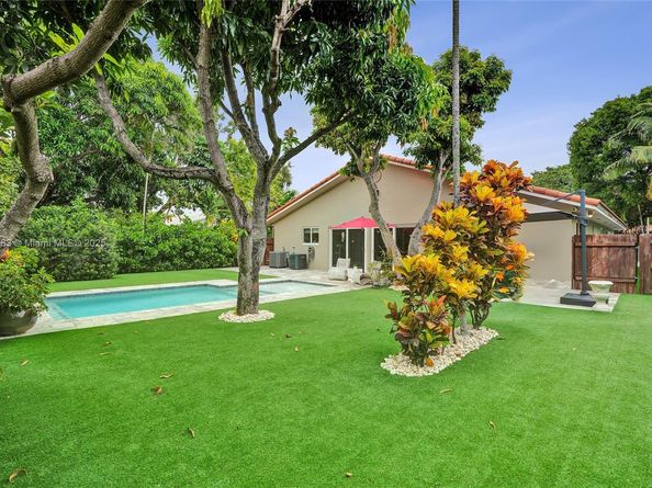 910 SW 23rd Rd, Miami FL 33129