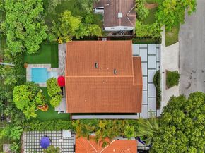 910 SW 23rd Rd, Miami FL 33129