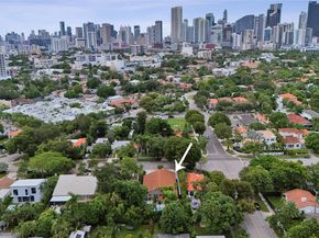 910 SW 23rd Rd, Miami FL 33129