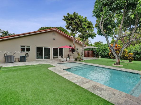 910 SW 23rd Rd, Miami FL 33129
