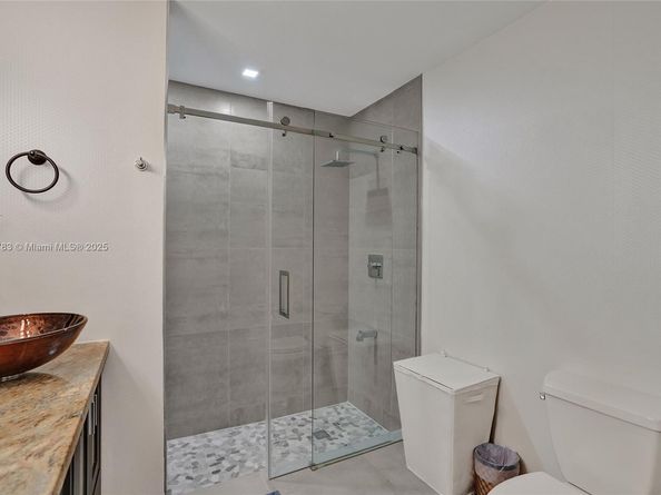 910 SW 23rd Rd, Miami FL 33129