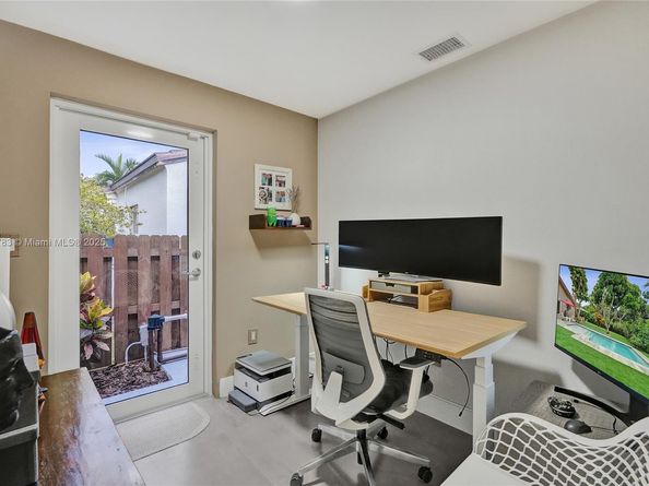 910 SW 23rd Rd, Miami FL 33129