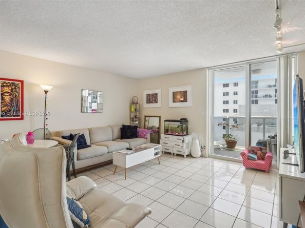 2401 Collins Ave 1612, Miami Beach FL 33140