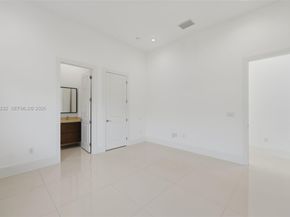 10005 SW 66th St, Miami FL 33173