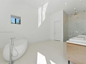 10005 SW 66th St, Miami FL 33173