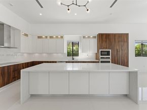 10005 SW 66th St, Miami FL 33173