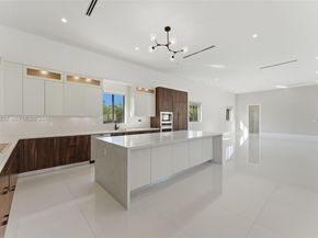 10005 SW 66th St, Miami FL 33173