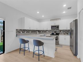 21068 NE 8th Ave, Miami FL 33179