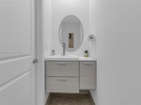 21068 NE 8th Ave, Miami FL 33179