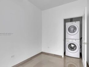 88 SW 7th St 1710, Miami FL 33130