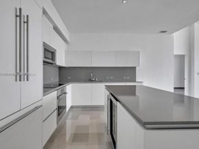 88 SW 7th St 1710, Miami FL 33130