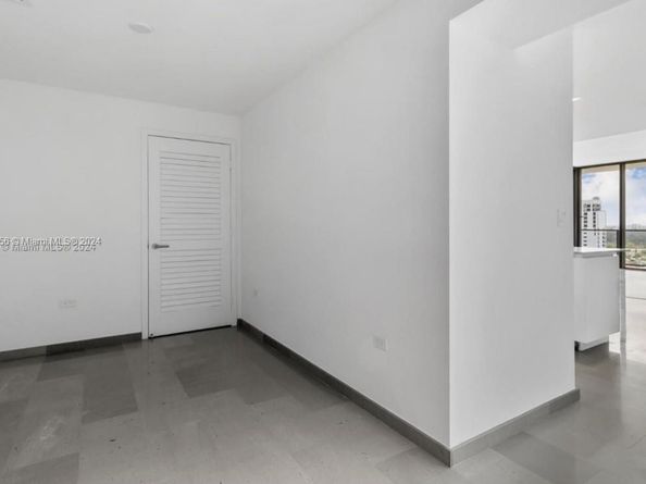 88 SW 7th St 1710, Miami FL 33130