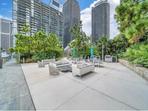 88 SW 7th St 1710, Miami FL 33130
