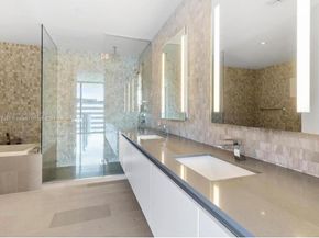 88 SW 7th St 1710, Miami FL 33130