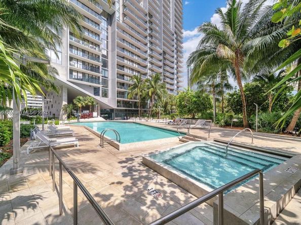 88 SW 7th St 1710, Miami FL 33130