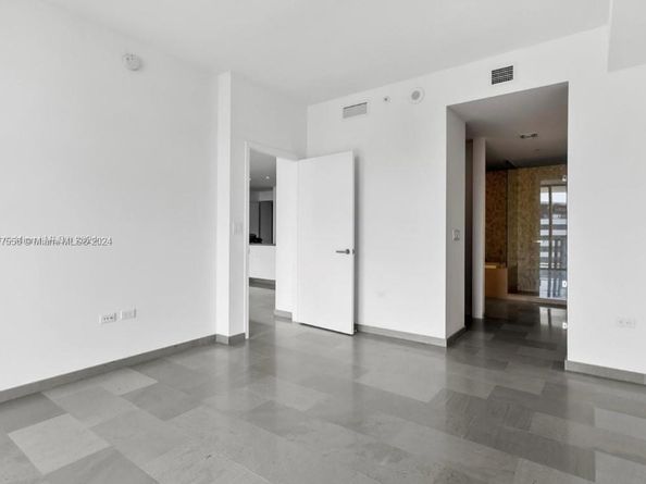 88 SW 7th St 1710, Miami FL 33130