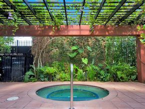 1749 NE Miami Ct 515, Miami FL 33132