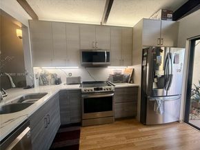 121 Gate Rd 264, Hollywood FL 33024