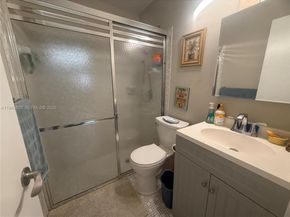 121 Gate Rd 264, Hollywood FL 33024