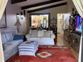 121 Gate Rd 264, Hollywood FL 33024