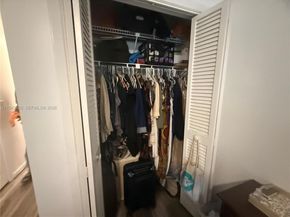 121 Gate Rd 264, Hollywood FL 33024