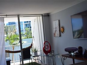 1865 79th St Cswy 4C, North Bay Village FL 33141