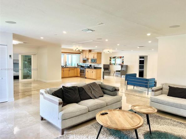 5191 Sarazen Dr, Hollywood FL 33021