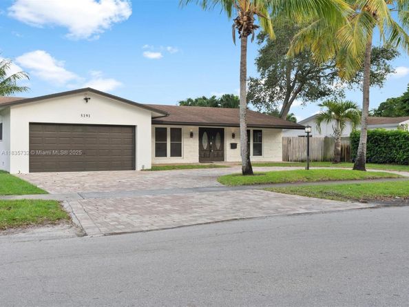 5191 Sarazen Dr, Hollywood FL 33021