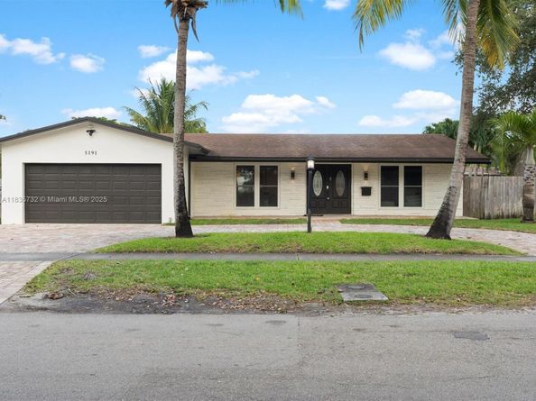 5191 Sarazen Dr, Hollywood FL 33021
