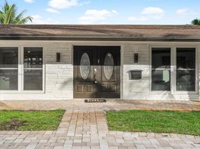 5191 Sarazen Dr, Hollywood FL 33021