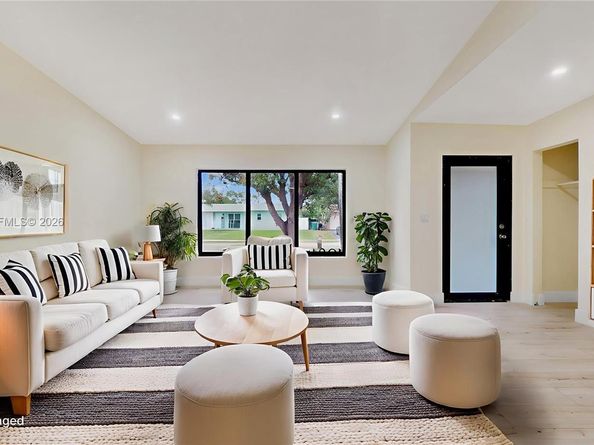 10944 SW 159th Ter, Miami FL 33157