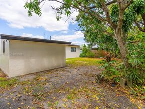 1000 NW 198th St, Miami Gardens FL 33169