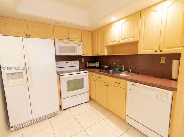 1621 Collins 406, Miami Beach FL 33139