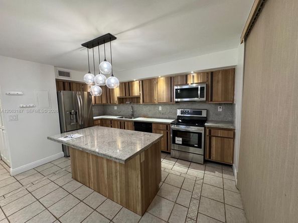 7849 SW 106th Cir 7849, Miami FL 33173