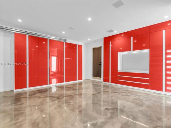 9890 SW 64th St, Miami FL 33173