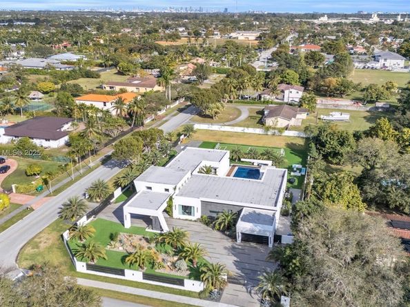 9890 SW 64th St, Miami FL 33173