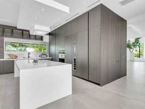 9890 SW 64th St, Miami FL 33173