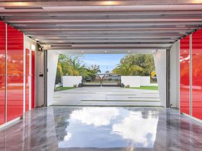 9890 SW 64th St, Miami FL 33173