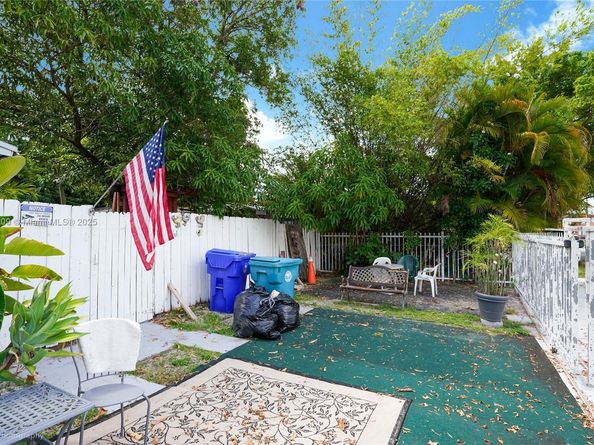 901 SW 34th Ave, Miami FL 33135