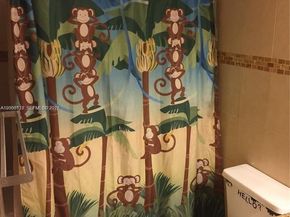 8363 Lake Dr 102, Doral FL 33166