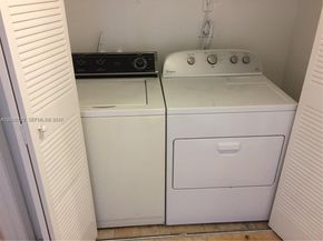 8363 Lake Dr 102, Doral FL 33166