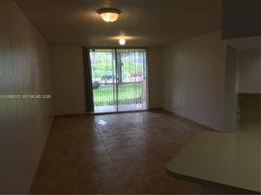 8363 Lake Dr 102, Doral FL 33166