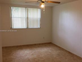 8363 Lake Dr 102, Doral FL 33166