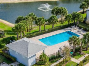 1761 Lindley St, Mangonia Park FL 33407