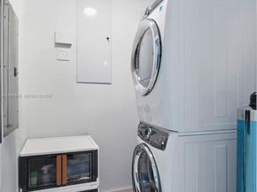 851 NE 1st Ave 3411, Miami FL 33132