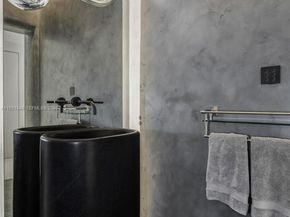 851 NE 1st Ave 3411, Miami FL 33132