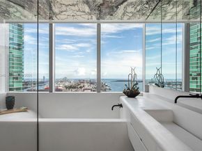 851 NE 1st Ave 3411, Miami FL 33132