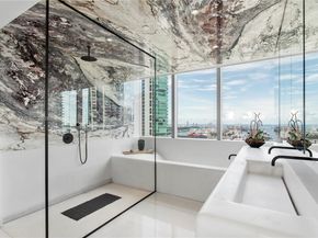 851 NE 1st Ave 3411, Miami FL 33132